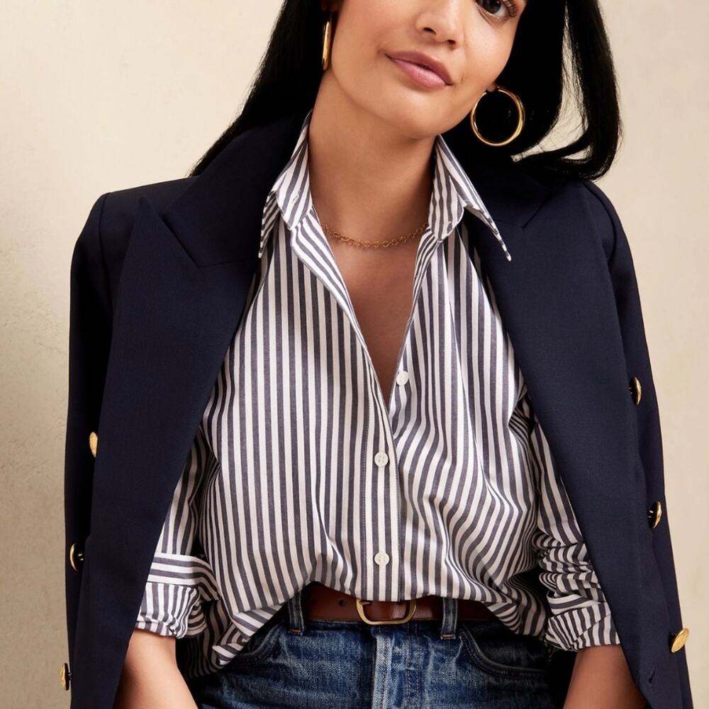 Banana Republic Women's Dress Shirt Blue Striped Size 0